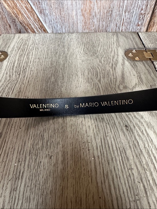 Valentino Gold V Logo Black Leather Belt Women’s Size Small Made in Italy